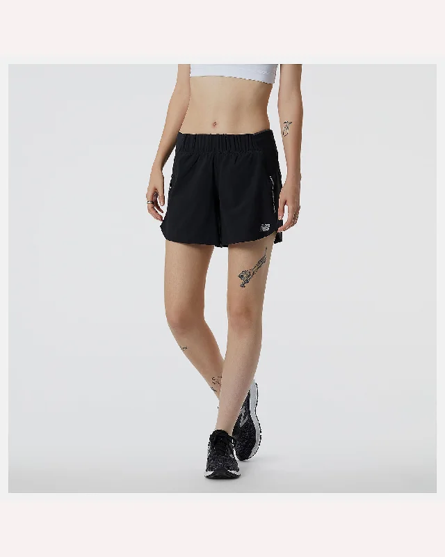 Chic Women's Outfit New Balance Impact Run Short 5" - Black2