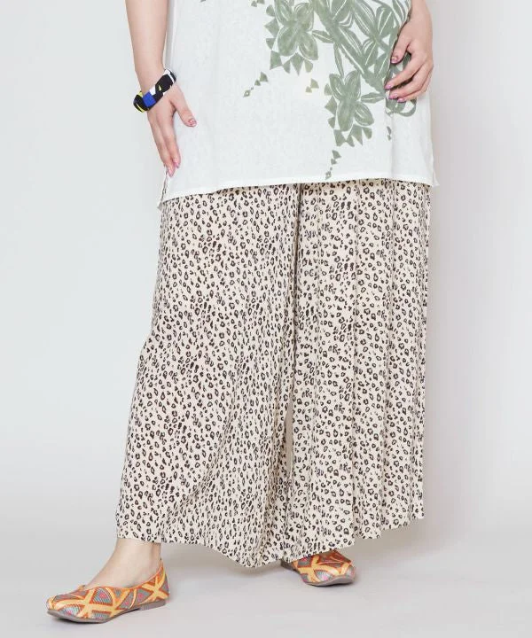 Vintage-Inspired Style Offers Jungle Wide Leg Pants