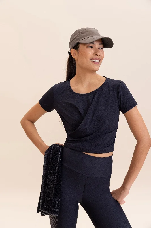 Women's Weekend Outfit Twist Action® Top